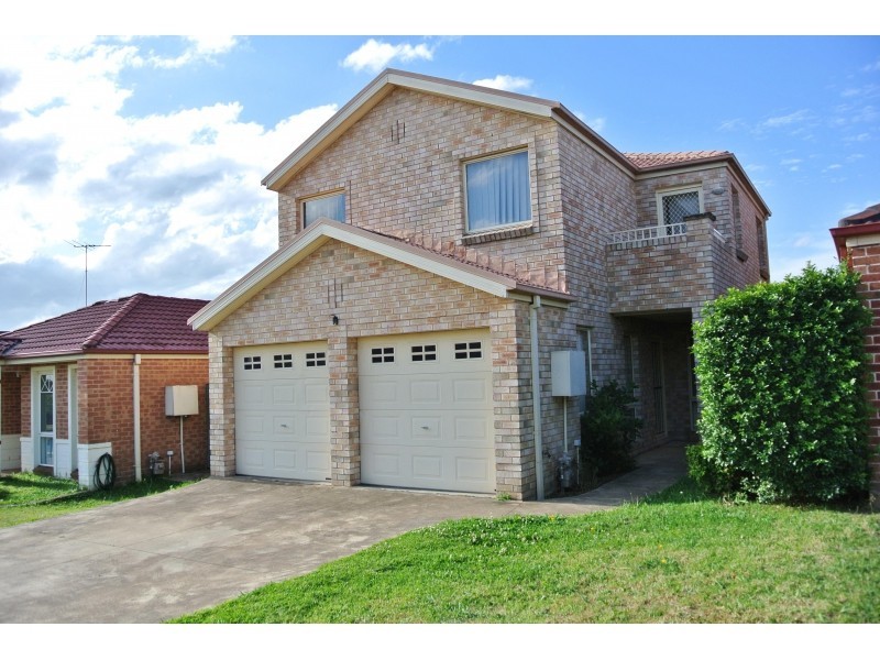 8 Chestnut Crescent, Prestons NSW 2170