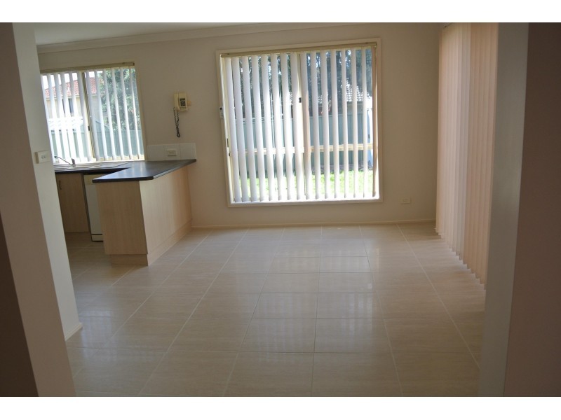 8 Chestnut Crescent, Prestons NSW 2170