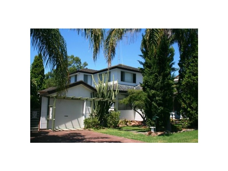 11 Middle Street, Cardiff South NSW 2285