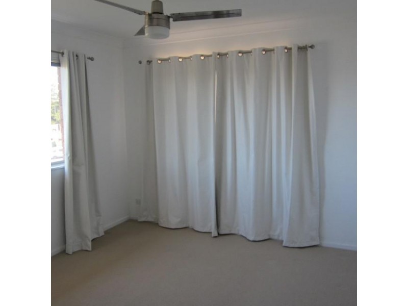 4/209 Juliette Street, Greenslopes QLD 4120