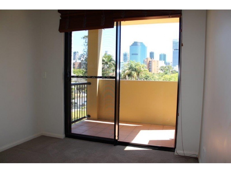 6/64 Lambert Street, Kangaroo Point QLD 4169