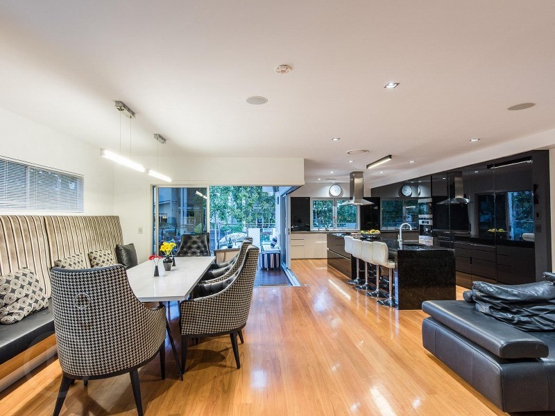 118 Barton Road, Hawthorne QLD 4171