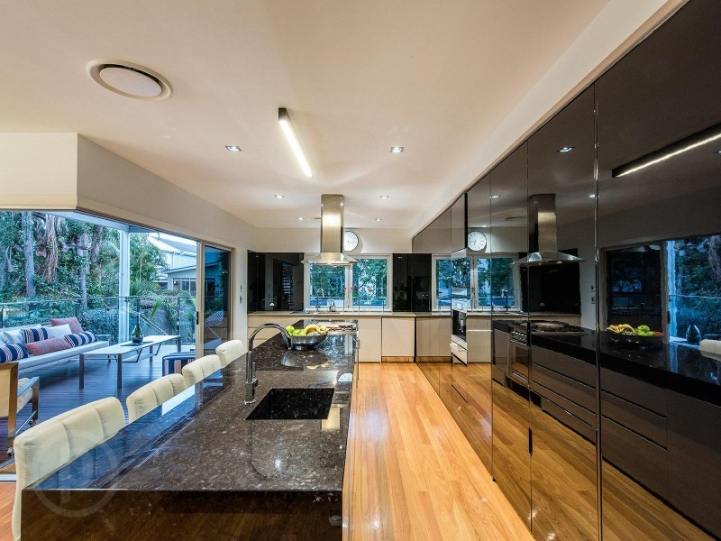 118 Barton Road, Hawthorne QLD 4171