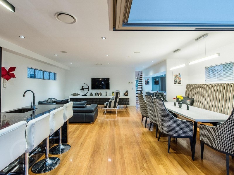 118 Barton Road, Hawthorne QLD 4171