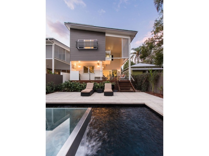 118 Barton Road, Hawthorne QLD 4171