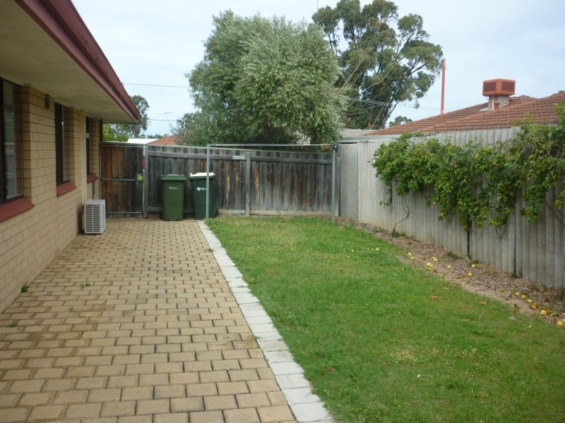 52a Mayflower Crescent, Craigie WA 6025