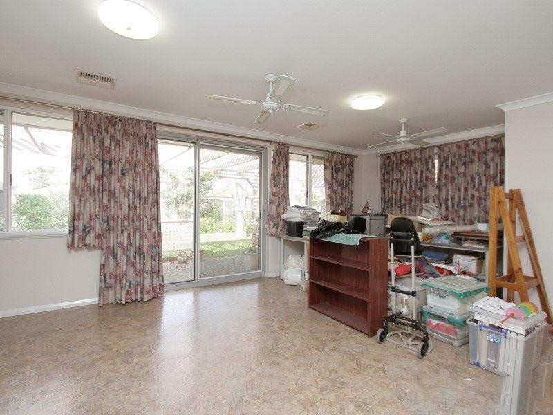 6 Legge Place, Beckenham WA 6107
