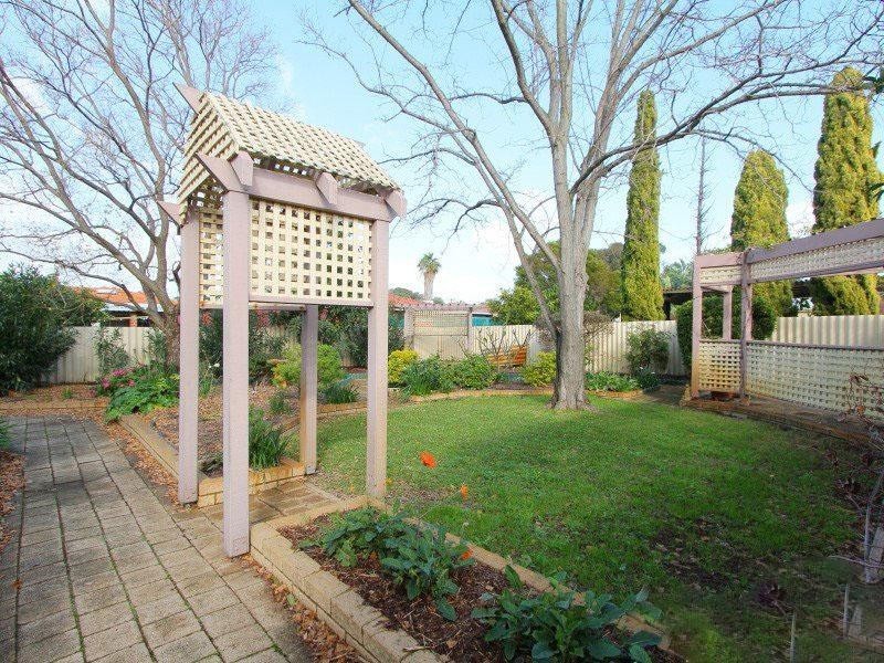 6 Legge Place, Beckenham WA 6107