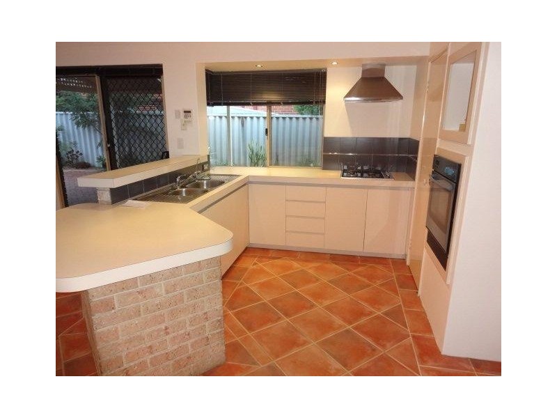 12 Gardiner Heights, Kinross WA 6028