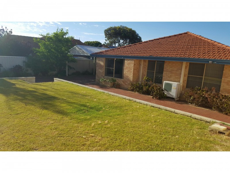 12 Gardiner Heights, Kinross WA 6028