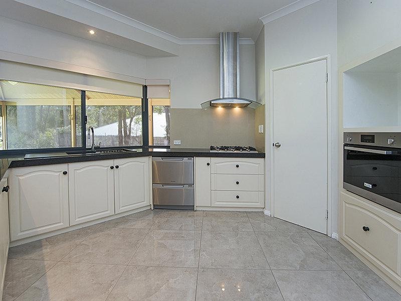 41 Ridgehill Rise, Roleystone WA 6111