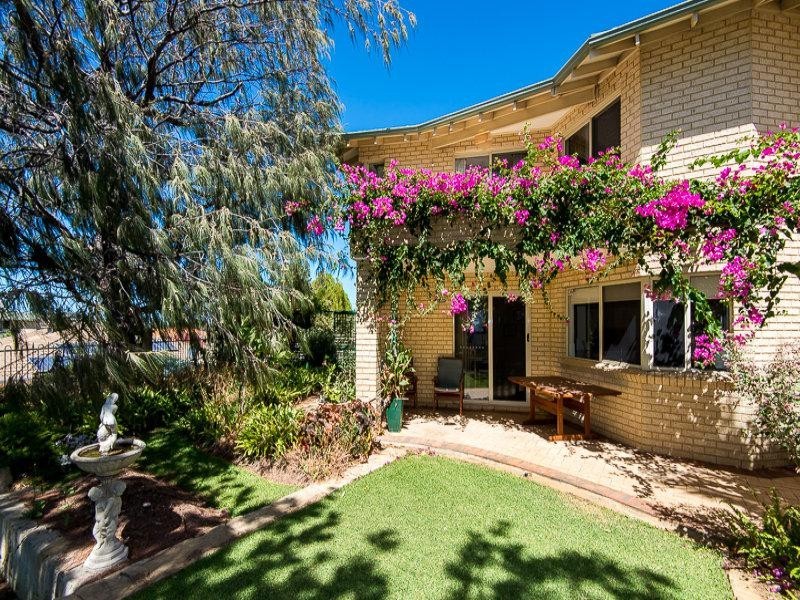 6B The Cove, Coogee WA 6166