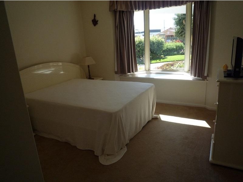6B The Cove, Coogee WA 6166