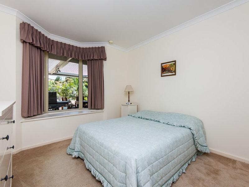 6B The Cove, Coogee WA 6166