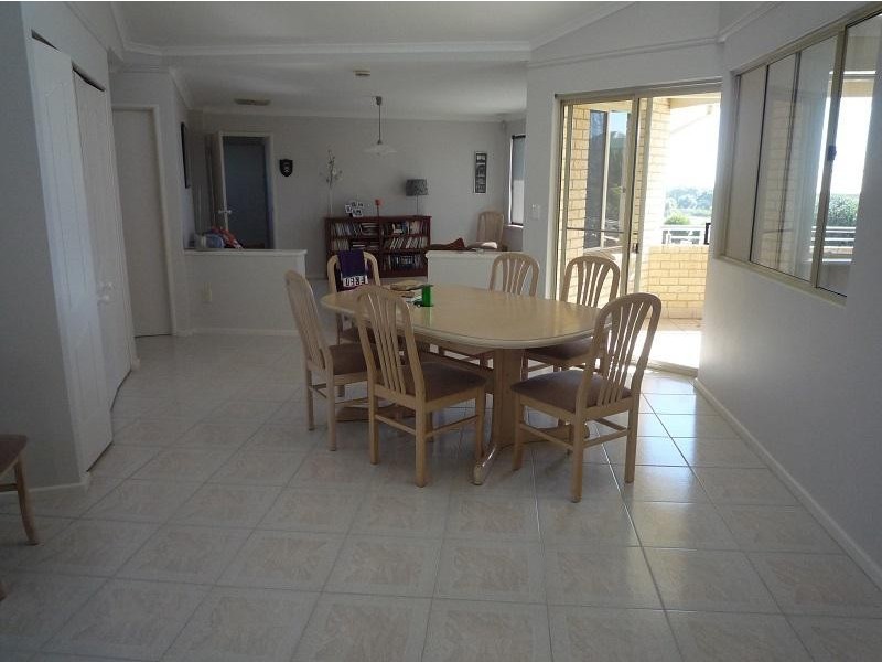 6B The Cove, Coogee WA 6166