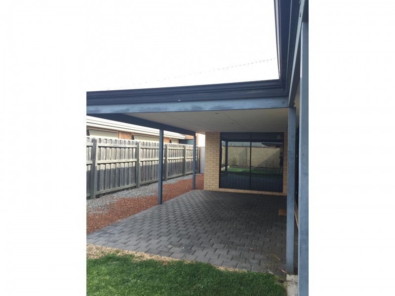 10 Coniston Drive, Ellenbrook WA 6069