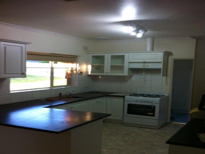 36 Rialto Avenue, Para Hills SA 5096