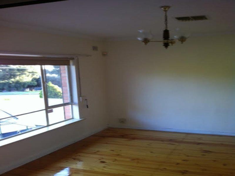 36 Rialto Avenue, Para Hills SA 5096