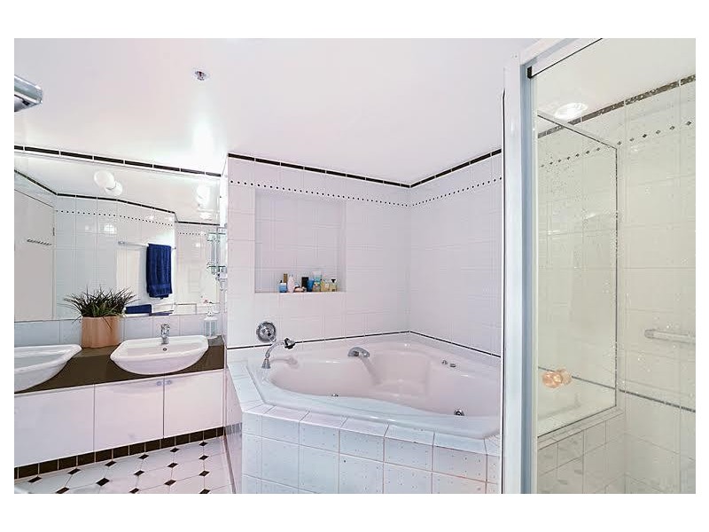 65/12 Commodore Drive, Surfers Paradise QLD 4217