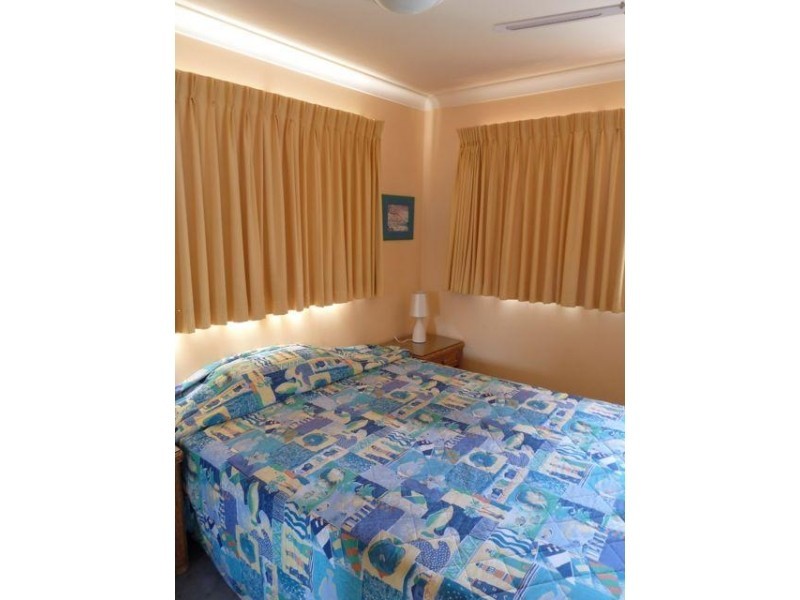 28/11-19 Philip Avenue, Broadbeach QLD 4218