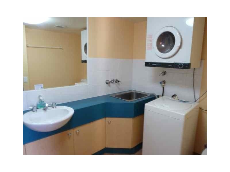 28/11-19 Philip Avenue, Broadbeach QLD 4218