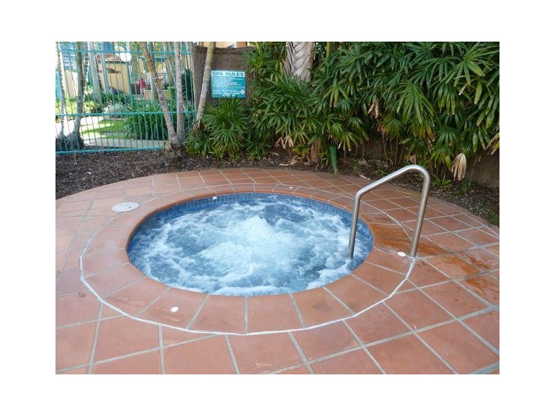 28/11-19 Philip Avenue, Broadbeach QLD 4218