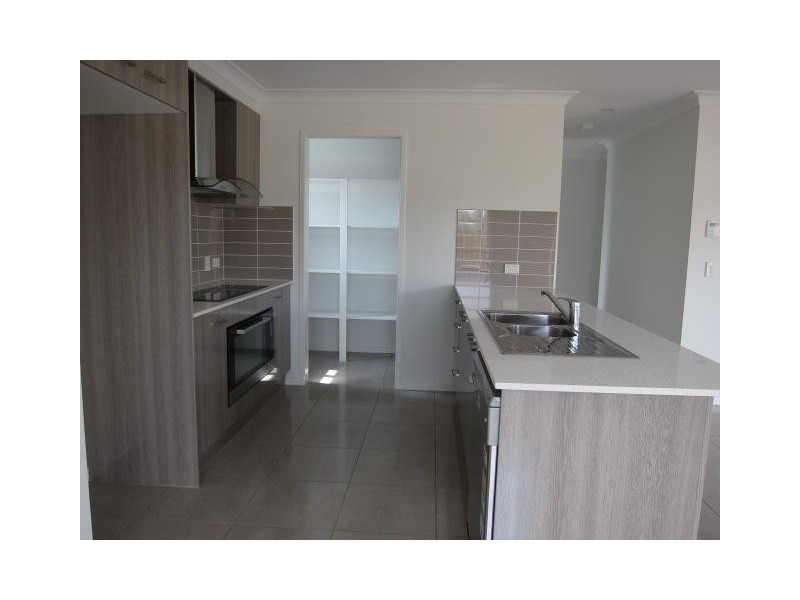 1 Rise Place, Heathwood QLD 4110