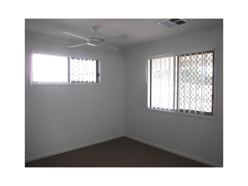 1 Rise Place, Heathwood QLD 4110