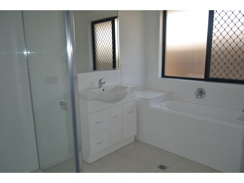 18 Velox Circuit, Upper Coomera QLD 4209