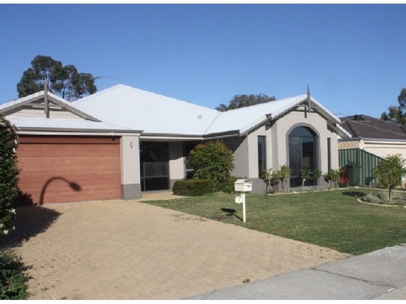 7 Steineck Way, Wattle Grove WA 6107