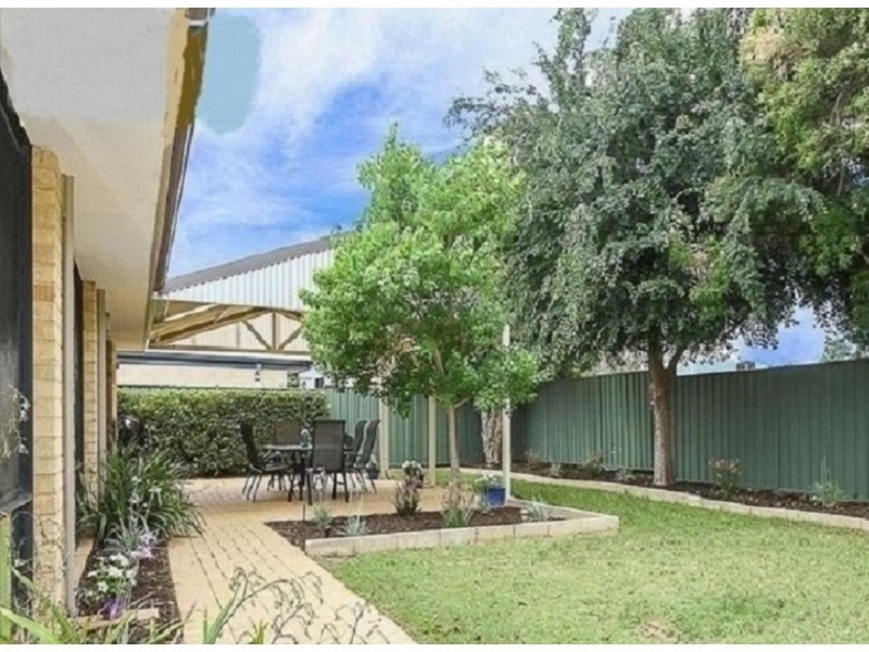 7 Steineck Way, Wattle Grove WA 6107