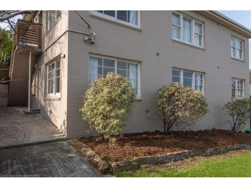 1/79 Malunna Road, Lindisfarne TAS 7015