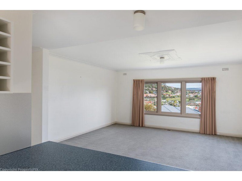 1/79 Malunna Road, Lindisfarne TAS 7015