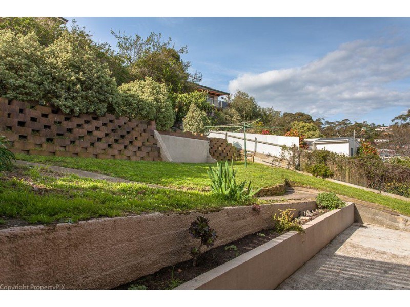 1/79 Malunna Road, Lindisfarne TAS 7015