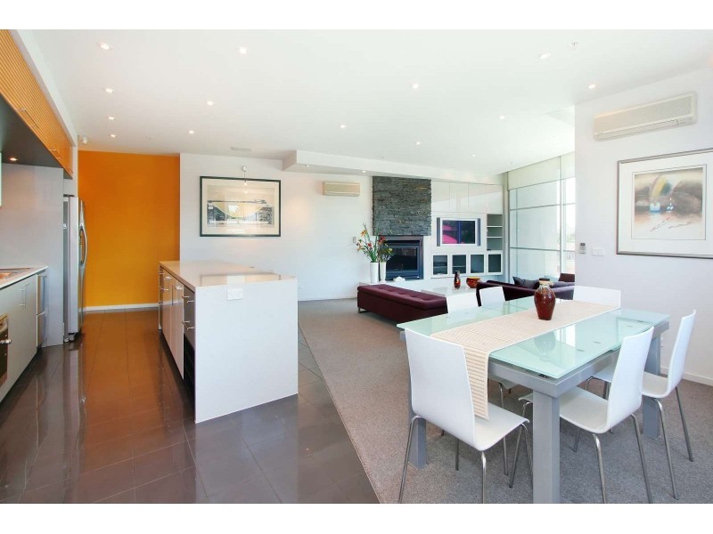 39/220 Barky Street, St Kilda VIC 3182