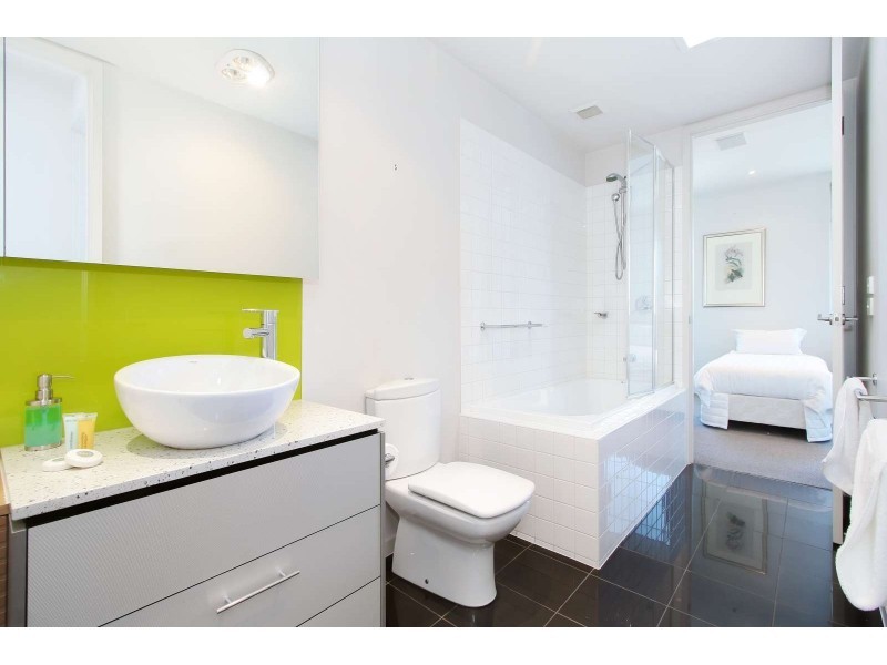 39/220 Barky Street, St Kilda VIC 3182