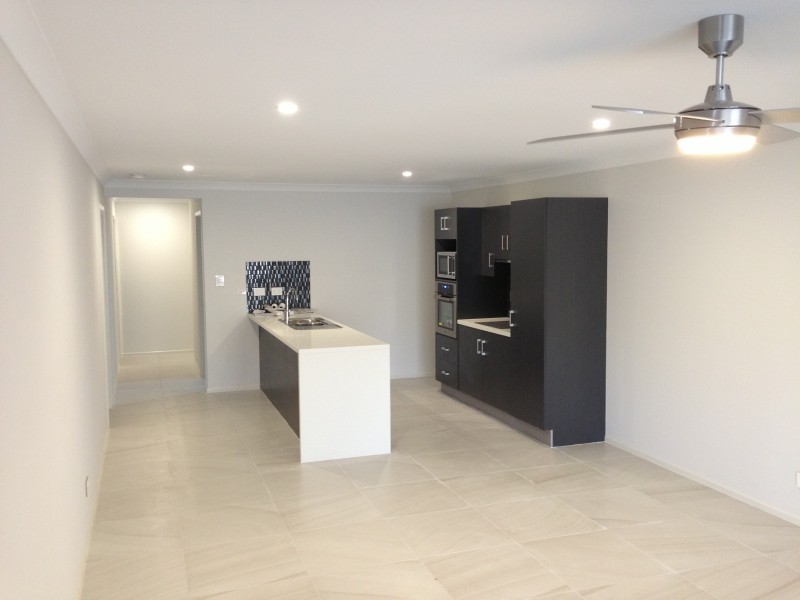 1/14 Compass Drive, Biggera Waters QLD 4216