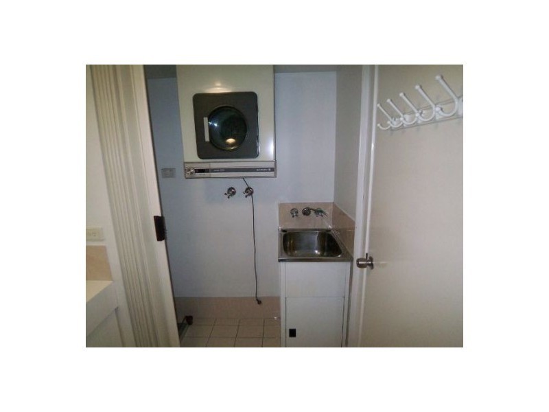 8/61 Bauer Street, Southport QLD 4215