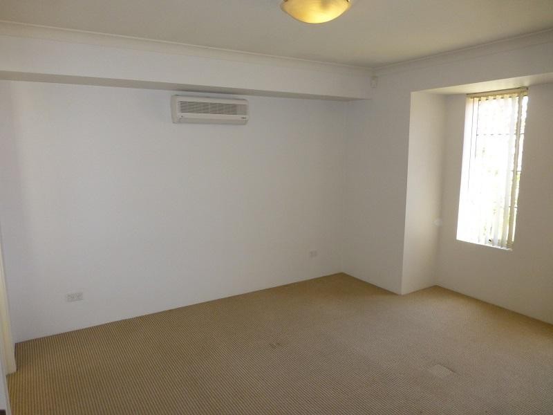 8 Ashworth Street, Cloverdale WA 6105