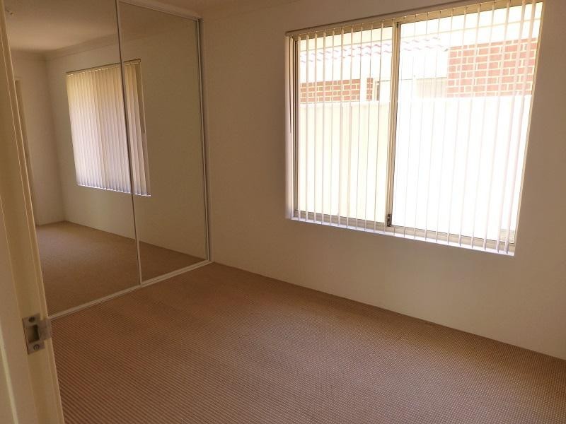 8 Ashworth Street, Cloverdale WA 6105