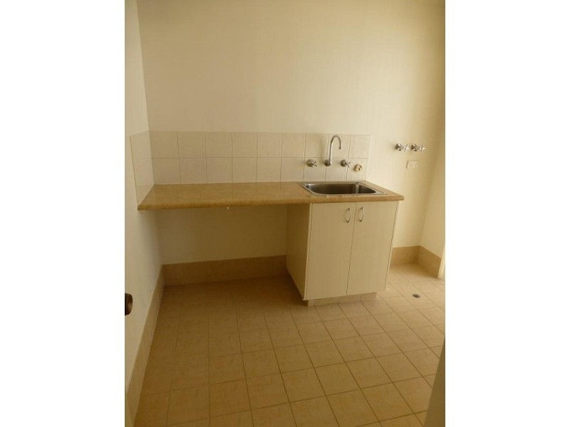 8 Ashworth Street, Cloverdale WA 6105