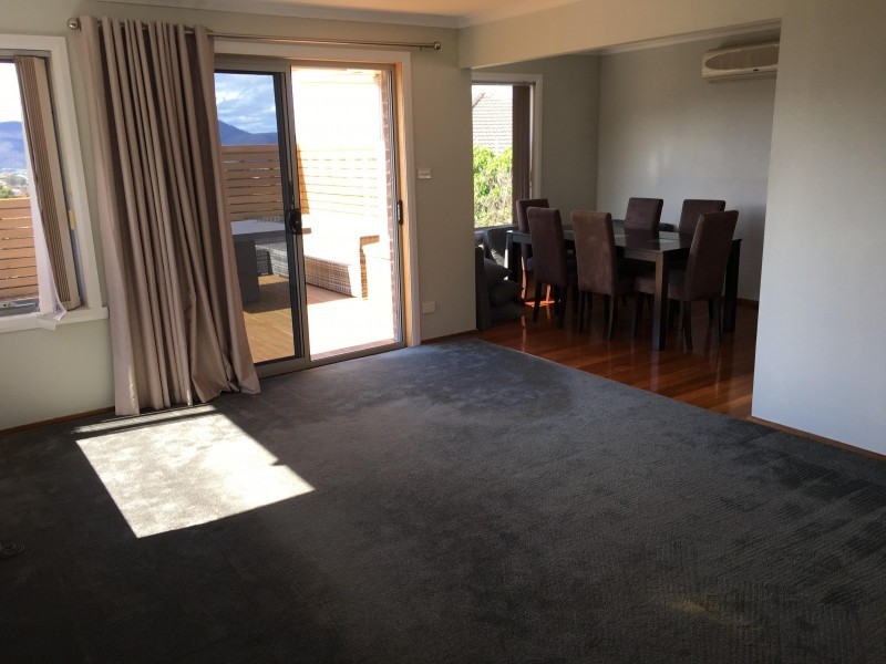 8 Susan Parade, Lenah Valley TAS 7008