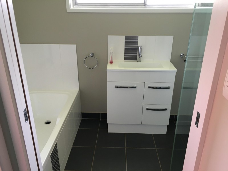 8 Susan Parade, Lenah Valley TAS 7008