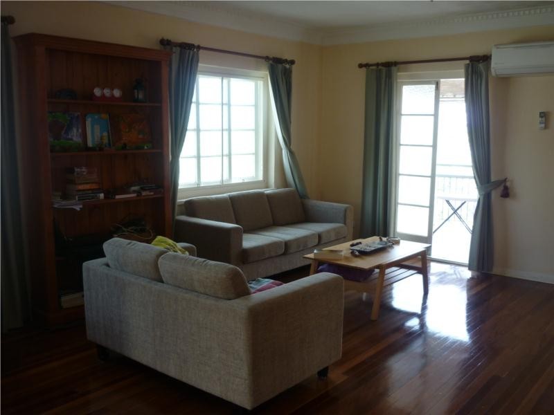 1/14 Blackheath Road, Oxley QLD 4075