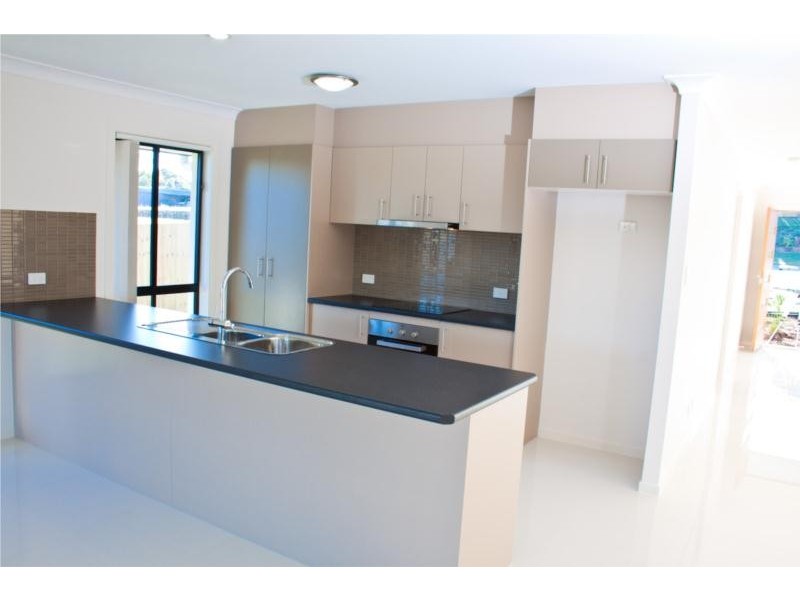 27 Navickas Cct, Redbank Plains QLD 4301