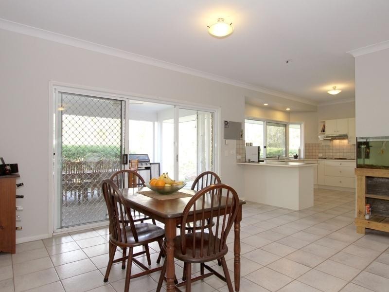 9 Riversleigh Rd, Bellbowrie QLD 4070