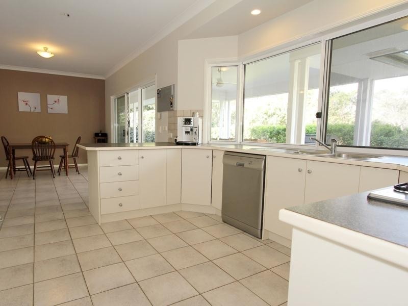 9 Riversleigh Rd, Bellbowrie QLD 4070