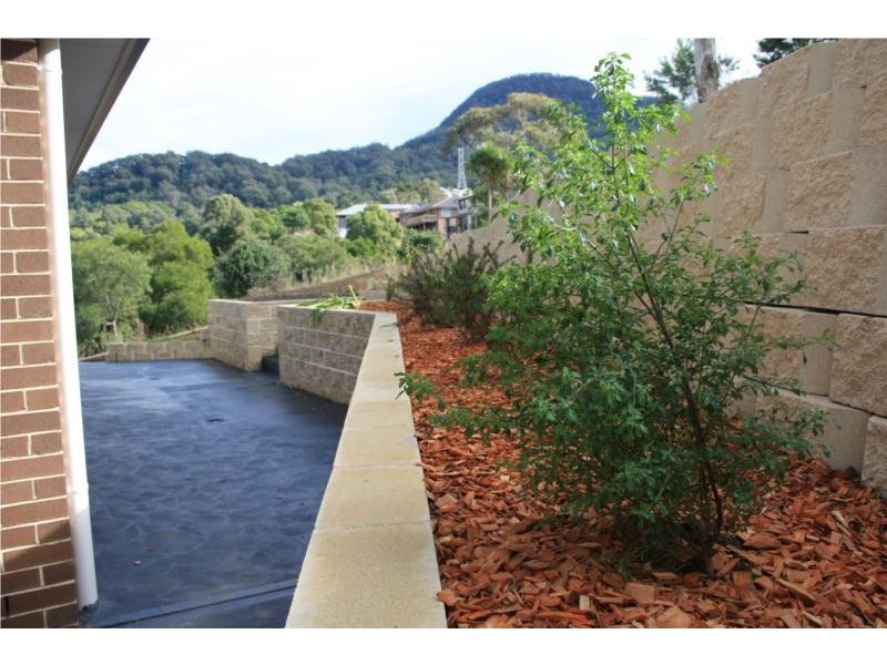 16B Murrogun Crescent, Cordeaux Heights NSW 2526