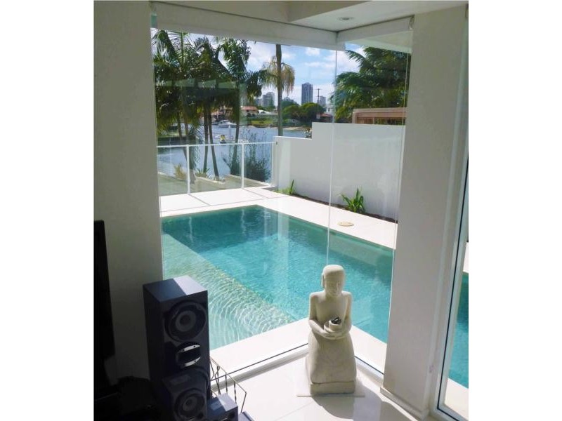 49 Beverly Crescent, Broadbeach QLD 4218