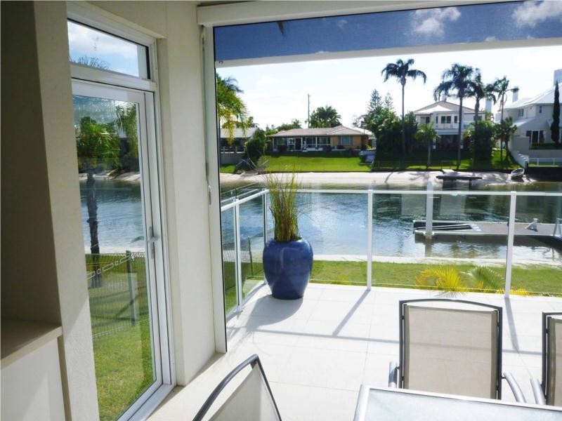 49 Beverly Crescent, Broadbeach QLD 4218